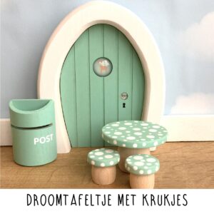 Droomtafeltje met krukjes Lentegroen